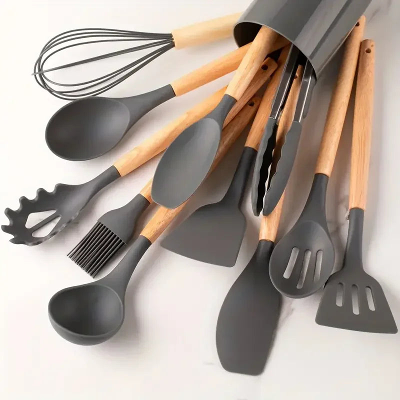 Set Utensili da Cucina 12 Pezzi in Silicone con Manico in Legno – Multicolore