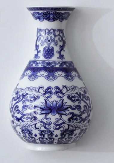 Vaso da Parete in Ceramica – Blu e Bianco Antico