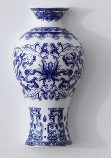 Vaso da Parete in Ceramica – Blu e Bianco Antico
