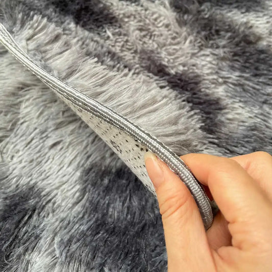Tappeto Morbido in Peluche – Moderno e Accogliente