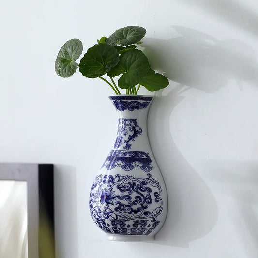 Vaso da Parete in Ceramica – Blu e Bianco Antico